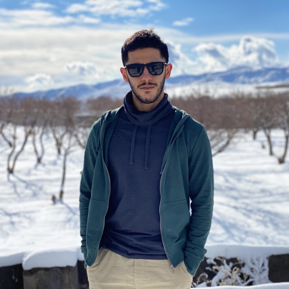 محمود صادقی