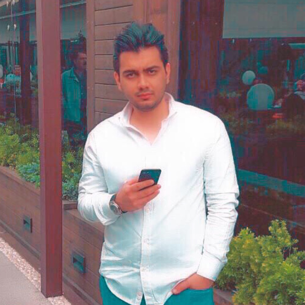 آرین رستگار