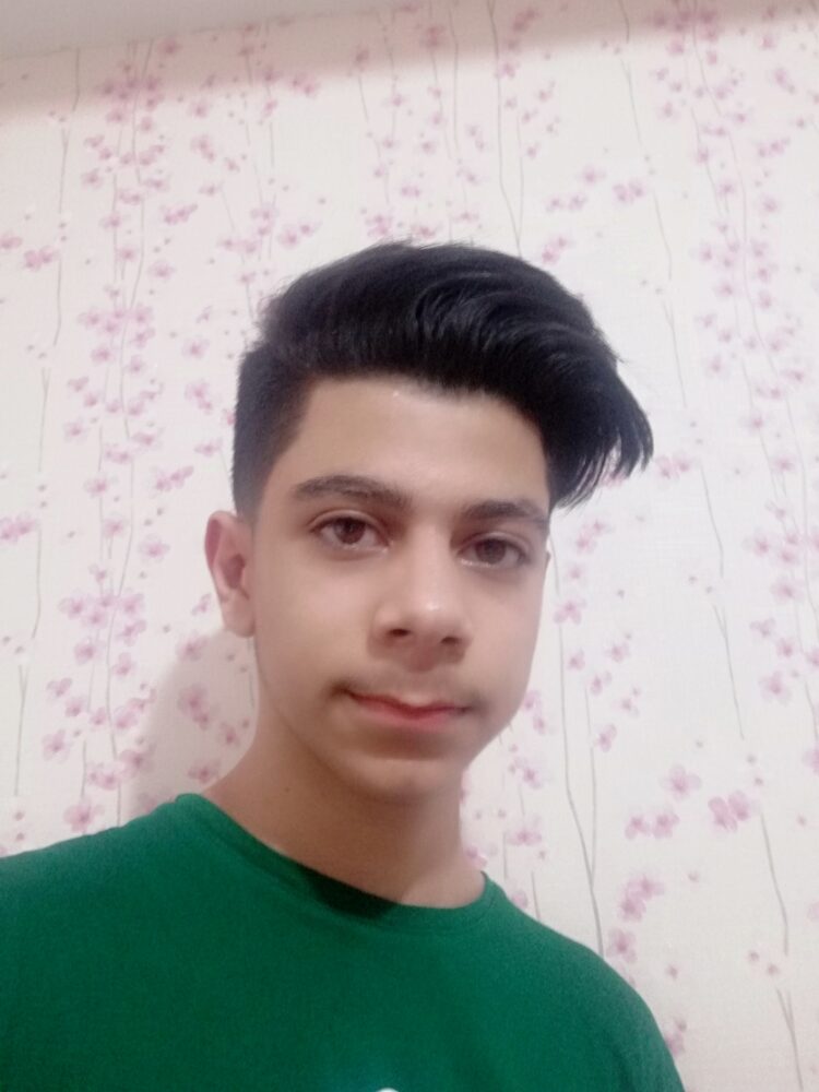 آریا علیزاده