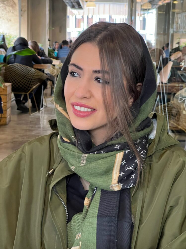 کیانا شادرو