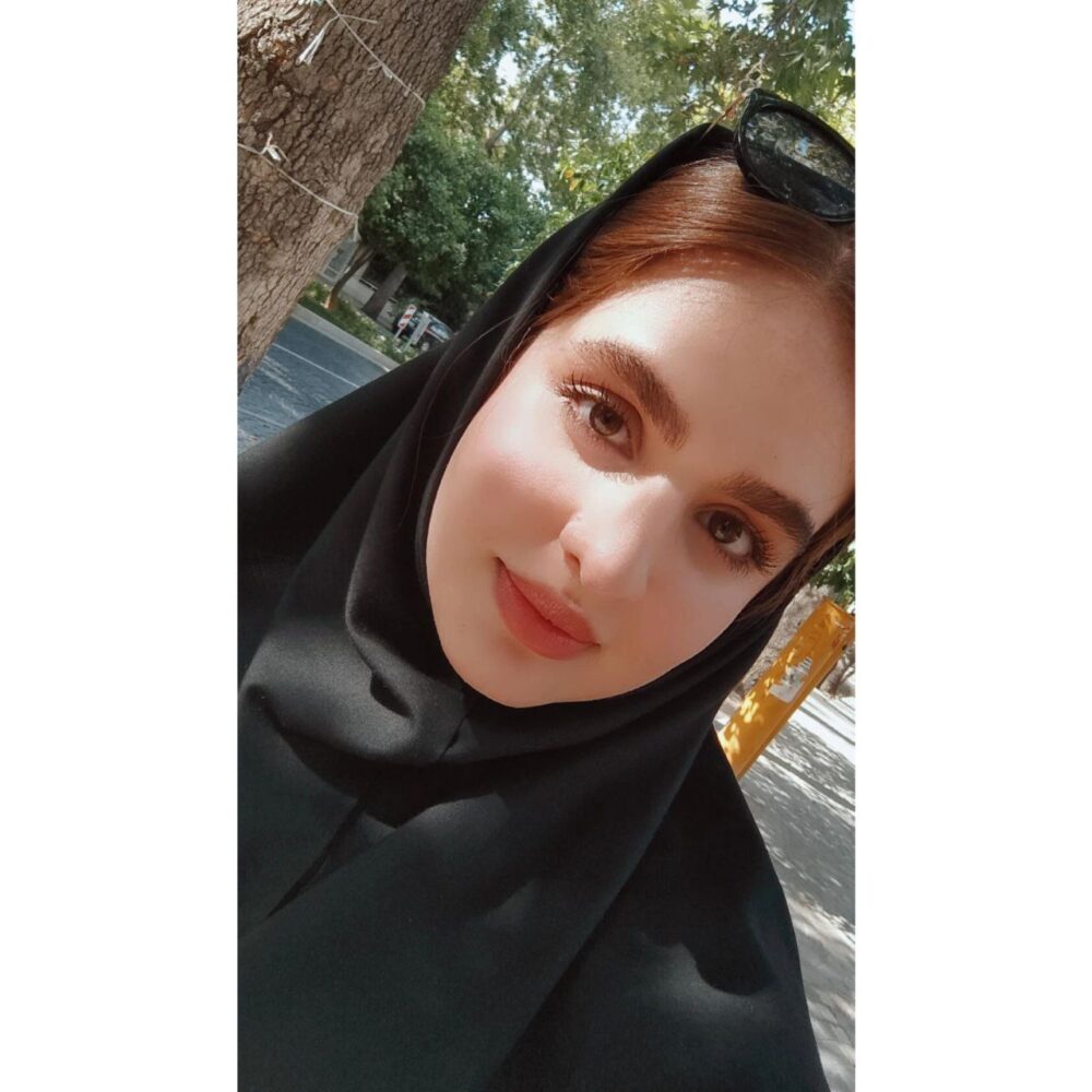 محدثه حسین زاده