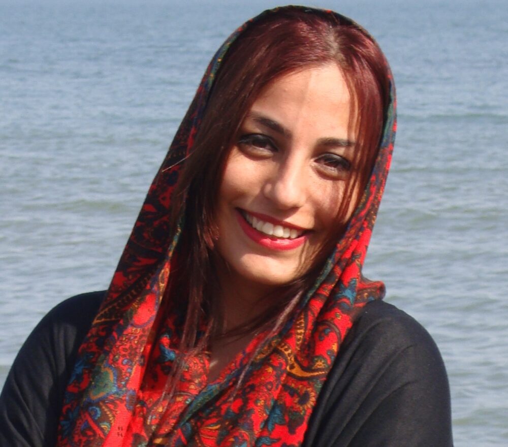 آتنا داداشی