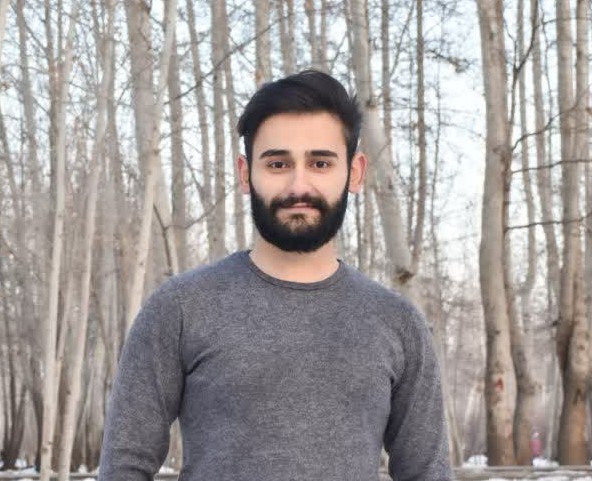 آریا کربکندی