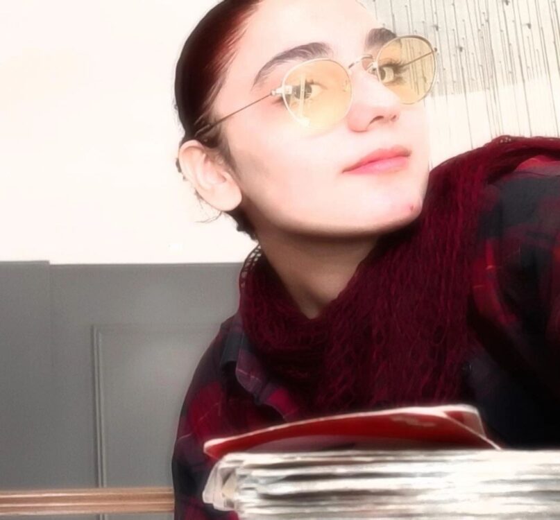 ستایش یمقانی