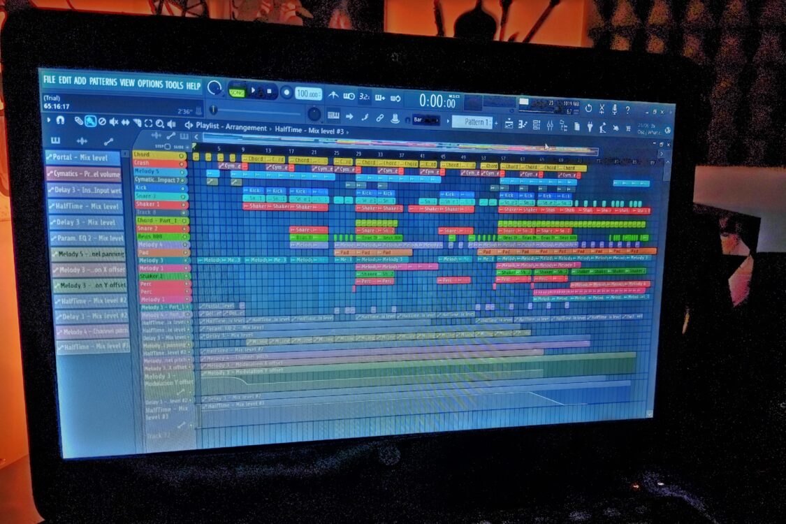 1-آهنگسازی و تهیهکنندگی موسیقی