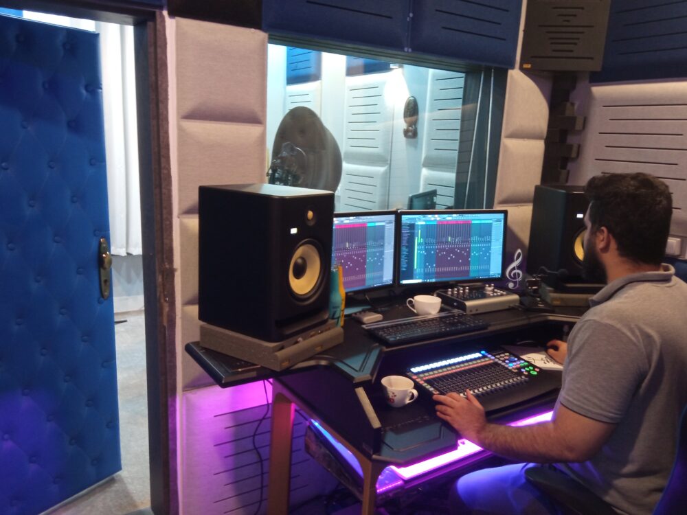 1-آهنگسازی تنظیم میکس و مسترینگ