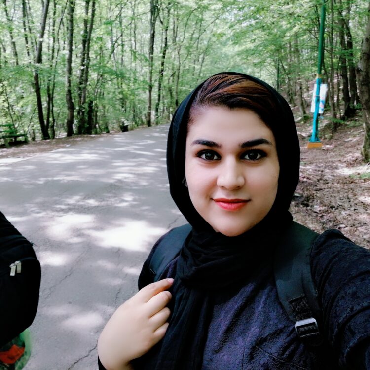 زهرا آجورلو