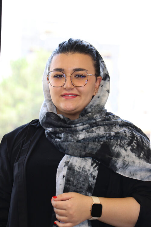 آیناز رِئیسی