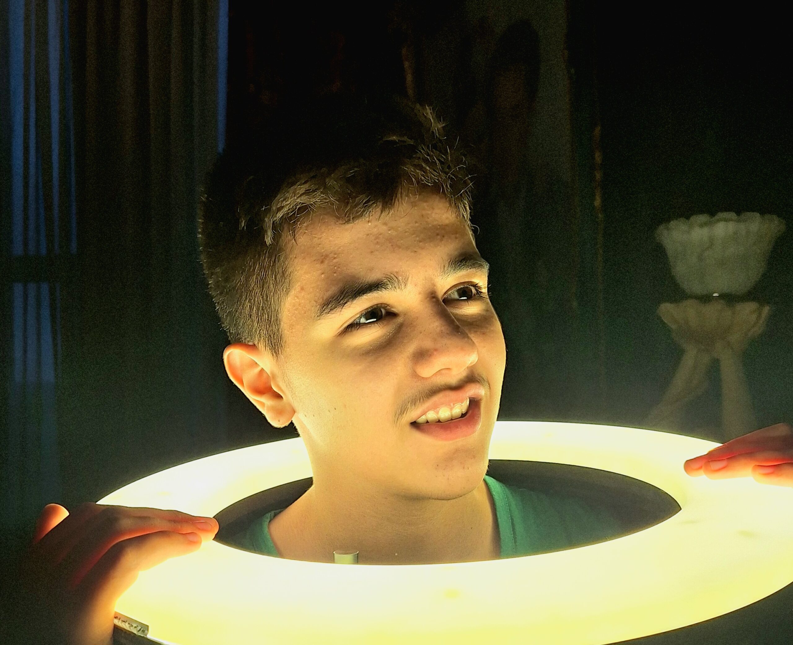 شادمهر مقدم صبور