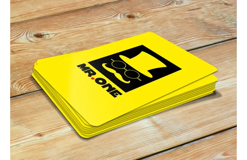 3-طراحی کارت ویزیت mr. one