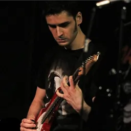 آهنگساز و نوازنده 