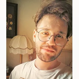 کامیار فنوحی