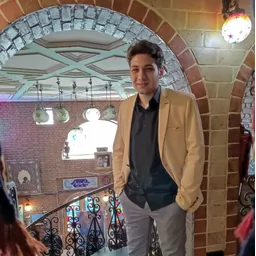 امیر محمودیان