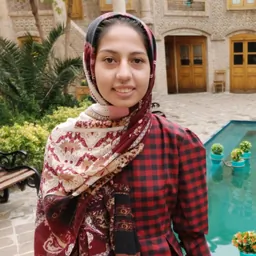 فاطمه اکبری