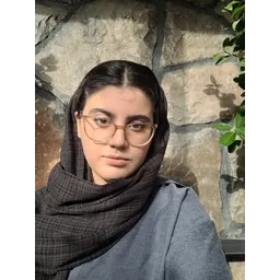 نازنین همتی