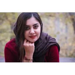 نیلوفر شکوری