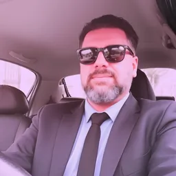 مهرداد شیشه بر