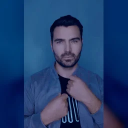 فرزاد قجری 